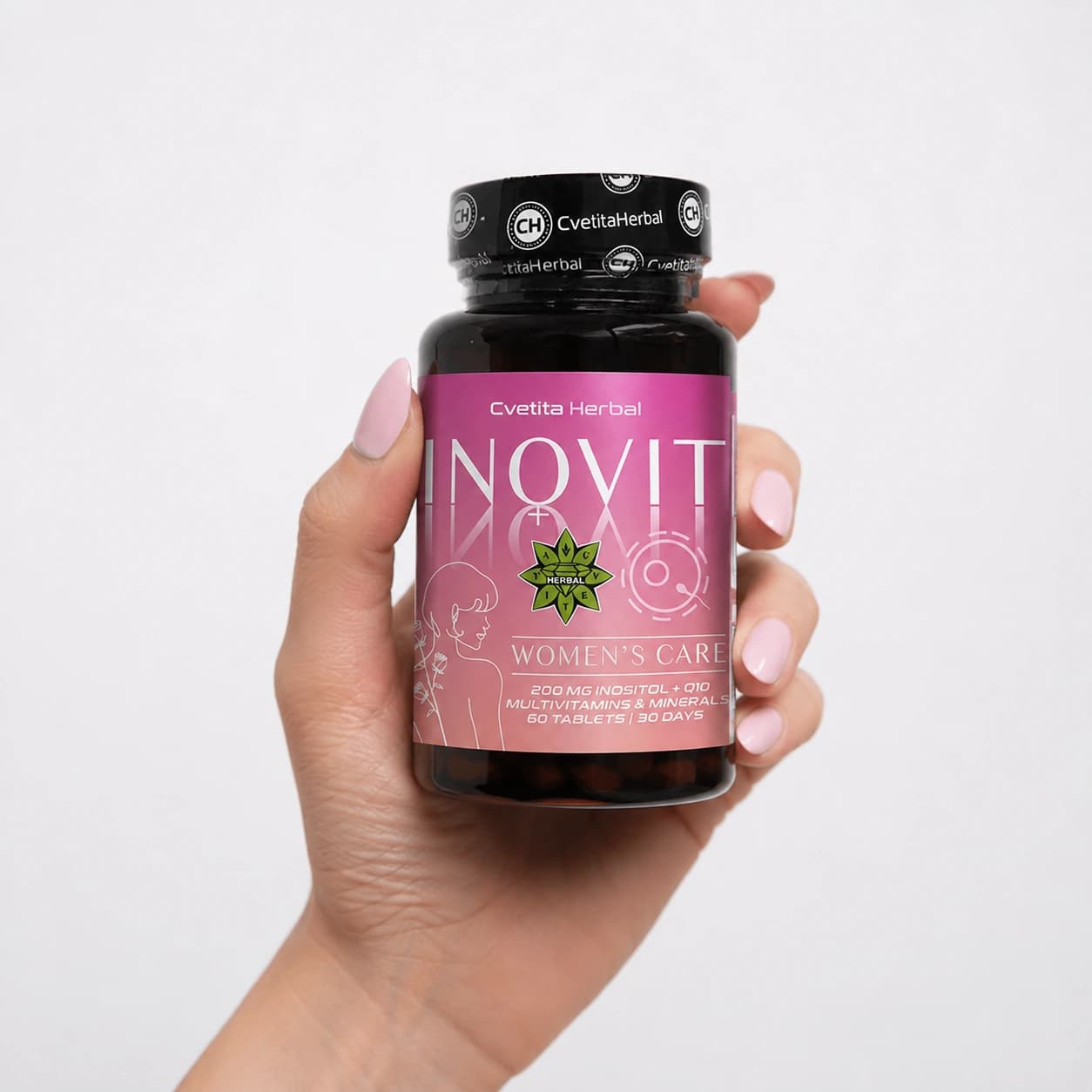 Inovit 365 Multivitamins and Minerals held in hand